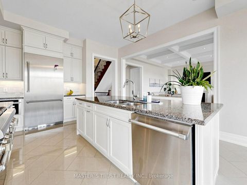 Photo 15 at 61 Grange Drive, Jefferson, Richmond Hill