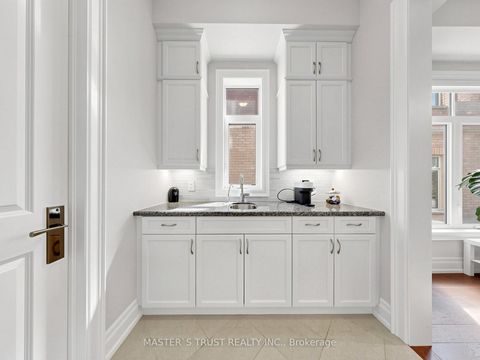 Photo 16 at 61 Grange Drive, Jefferson, Richmond Hill