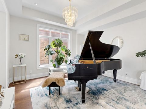 Photo 19 at 61 Grange Drive, Jefferson, Richmond Hill