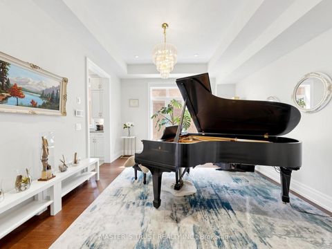 Photo 20 at 61 Grange Drive, Jefferson, Richmond Hill