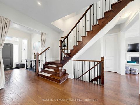 Photo 23 at 61 Grange Drive, Jefferson, Richmond Hill