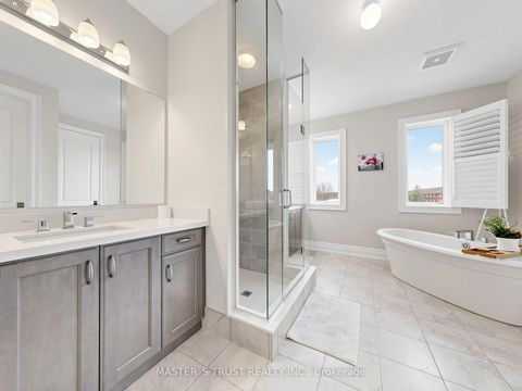 Photo 27 at 61 Grange Drive, Jefferson, Richmond Hill