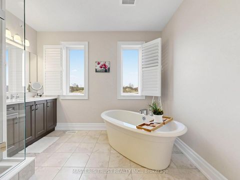 Photo 28 at 61 Grange Drive, Jefferson, Richmond Hill