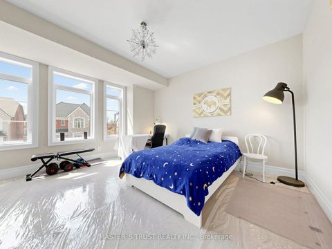 Photo 33 at 61 Grange Drive, Jefferson, Richmond Hill