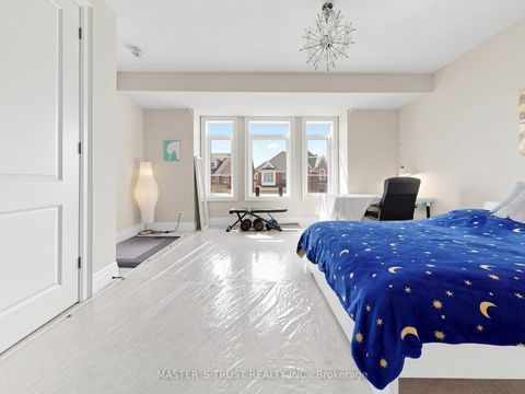 Photo 34 at 61 Grange Drive, Jefferson, Richmond Hill
