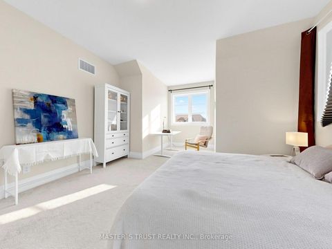 Photo 43 at 61 Grange Drive, Jefferson, Richmond Hill