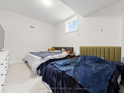 Photo 46 at 61 Grange Drive, Jefferson, Richmond Hill