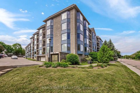 Photo 1 at 306 - 85 Wellington Street W, Aurora Village, Aurora