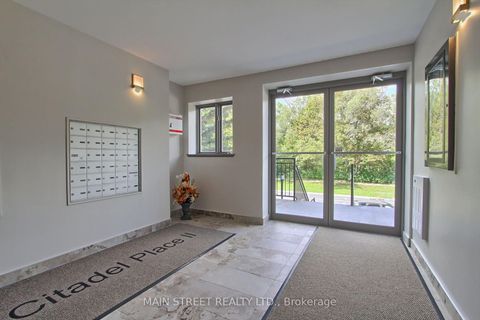Photo 3 at 306 - 85 Wellington Street W, Aurora Village, Aurora
