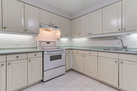 Photo 9 at 306 - 85 Wellington Street W, Aurora Village, Aurora