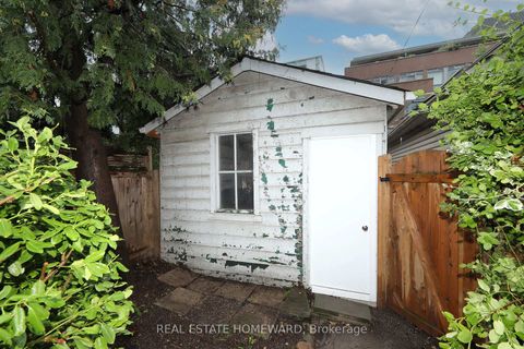 Photo 22 at 178 Delaware Avenue, Little Italy, Toronto