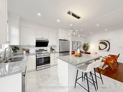 Photo 8 at 15 Vedette Way, Vellore Village, Vaughan