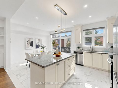 Photo 11 at 15 Vedette Way, Vellore Village, Vaughan
