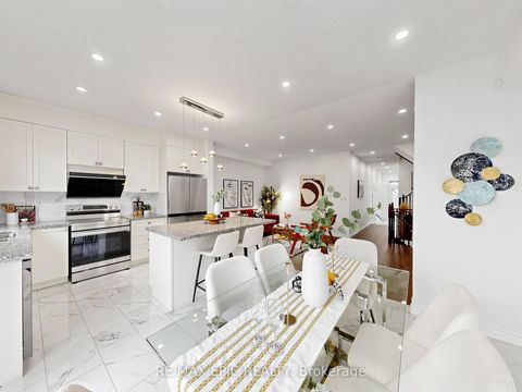 Photo 19 at 15 Vedette Way, Vellore Village, Vaughan
