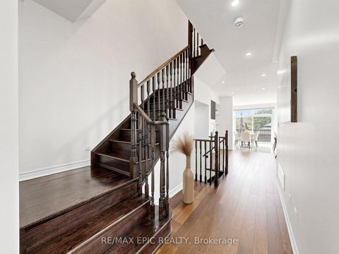 Photo 23 at 15 Vedette Way, Vellore Village, Vaughan