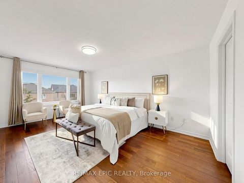 Photo 24 at 15 Vedette Way, Vellore Village, Vaughan