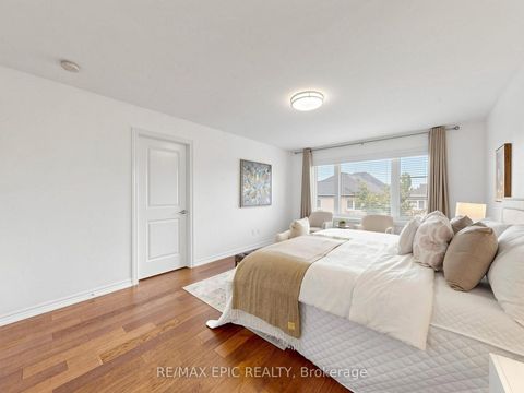 Photo 26 at 15 Vedette Way, Vellore Village, Vaughan