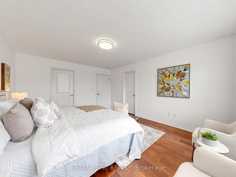 Photo 27 at 15 Vedette Way, Vellore Village, Vaughan