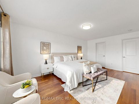 Photo 28 at 15 Vedette Way, Vellore Village, Vaughan