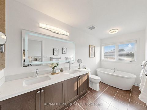 Photo 30 at 15 Vedette Way, Vellore Village, Vaughan