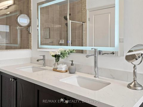 Photo 33 at 15 Vedette Way, Vellore Village, Vaughan