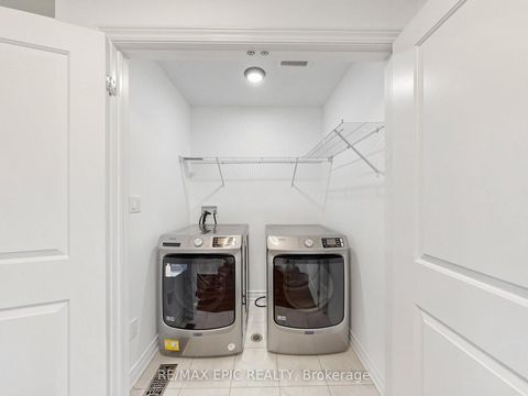 Photo 42 at 15 Vedette Way, Vellore Village, Vaughan