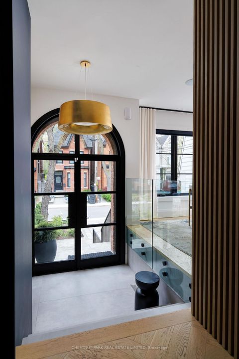 Photo 2 at 27 Boswell Avenue, Annex, Toronto
