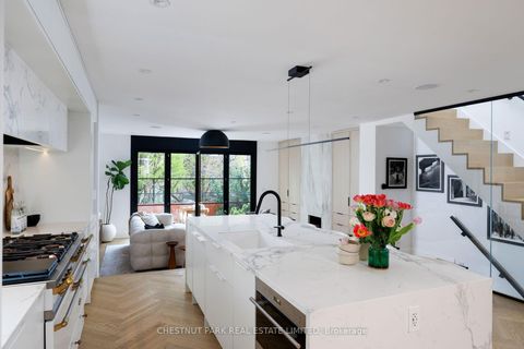 Photo 13 at 27 Boswell Avenue, Annex, Toronto
