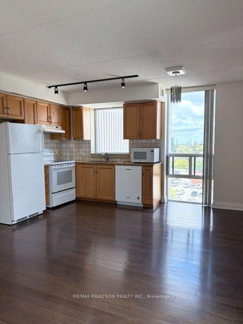 Photo 5 at 708 - 2737 Keele Street, CFB, Toronto