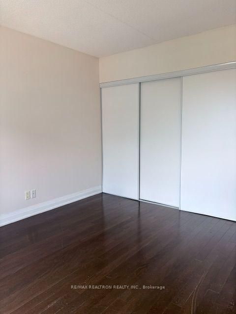 Photo 7 at 708 - 2737 Keele Street, CFB, Toronto