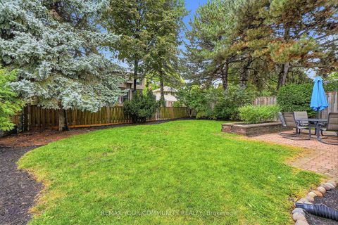 Photo 4 at 20 Ringwood Crescent, Henry Farm, Toronto