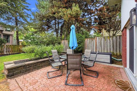 Photo 8 at 20 Ringwood Crescent, Henry Farm, Toronto
