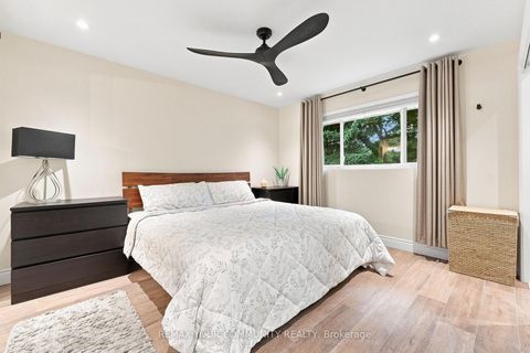 Photo 9 at 20 Ringwood Crescent, Henry Farm, Toronto