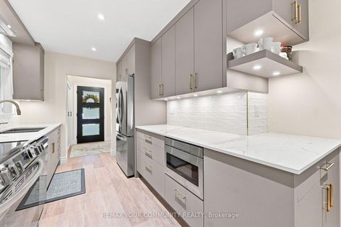 Photo 17 at 20 Ringwood Crescent, Henry Farm, Toronto