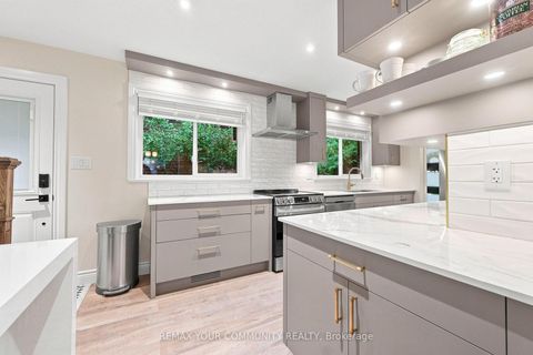 Photo 18 at 20 Ringwood Crescent, Henry Farm, Toronto