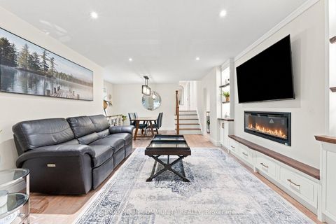Photo 20 at 20 Ringwood Crescent, Henry Farm, Toronto