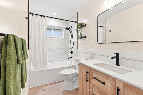Photo 23 at 20 Ringwood Crescent, Henry Farm, Toronto