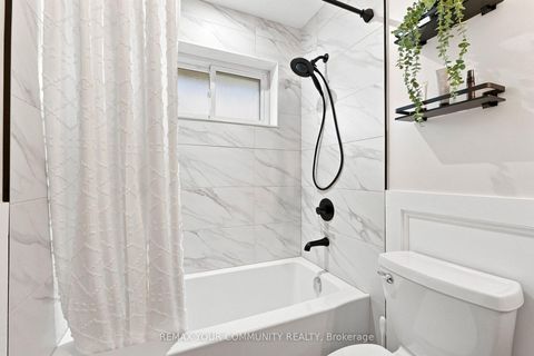 Photo 24 at 20 Ringwood Crescent, Henry Farm, Toronto