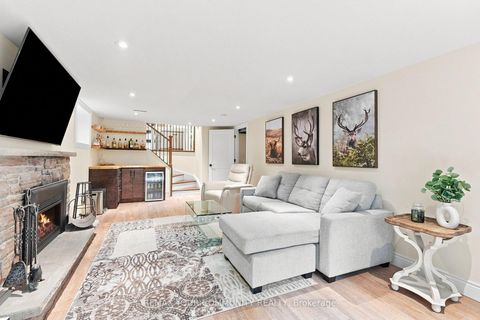 Photo 33 at 20 Ringwood Crescent, Henry Farm, Toronto
