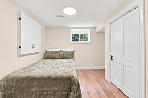 Photo 37 at 20 Ringwood Crescent, Henry Farm, Toronto