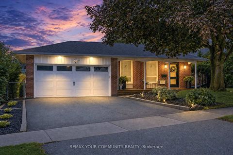 Photo 43 at 20 Ringwood Crescent, Henry Farm, Toronto