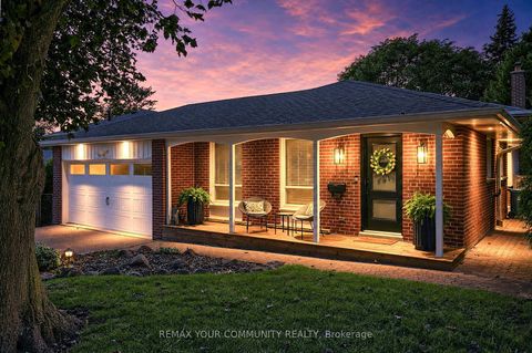Photo 48 at 20 Ringwood Crescent, Henry Farm, Toronto