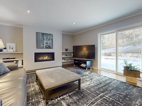 Photo 11 at 544 Woodland Acres Crescent, Rural Vaughan, Vaughan