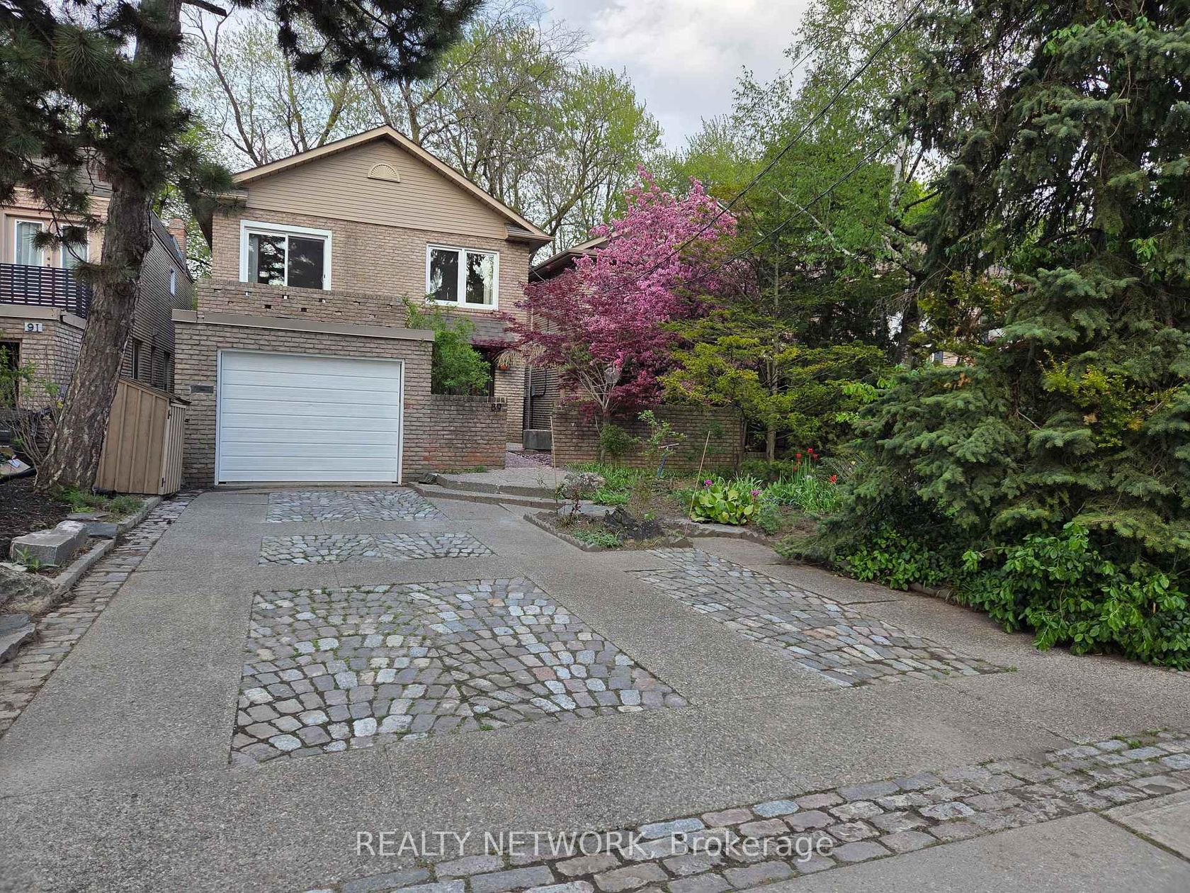 89 Elmsthorpe Avenue, Forest Hill South, Toronto by Loree Meneguzzi Real Estate 89 Elmsthorpe Avenue, Forest Hill South, Toronto