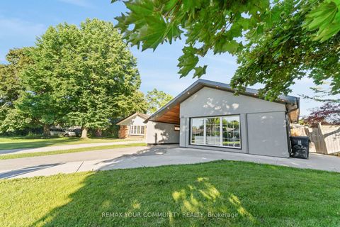 Photo 1 at 23 Penetang Crescent, Bendale, Toronto