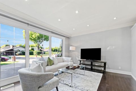 Photo 3 at 23 Penetang Crescent, Bendale, Toronto