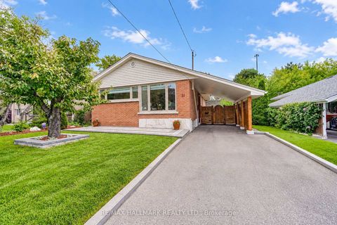 Photo 1 at 31 Wishing Well Drive, Sullivan, Toronto