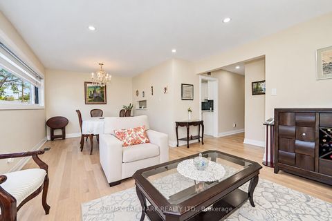 Photo 11 at 31 Wishing Well Drive, Sullivan, Toronto
