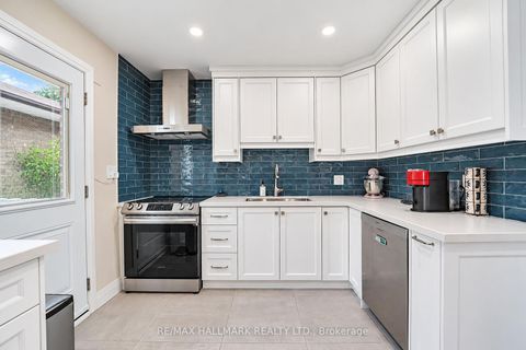 Photo 13 at 31 Wishing Well Drive, Sullivan, Toronto