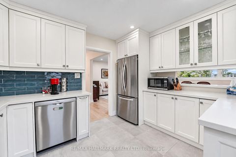 Photo 15 at 31 Wishing Well Drive, Sullivan, Toronto